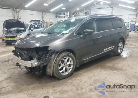 2017 Chrysler Pacifica Touring-L из США, поврежденный, VIN 2C4RC1BG5HR506620
